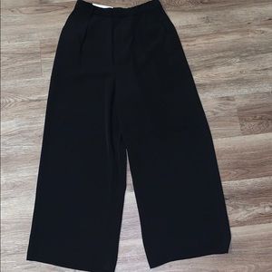 Uniqlo • Ankle length wide leg pants